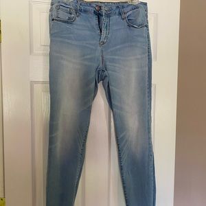 Mid rise light wash jeans